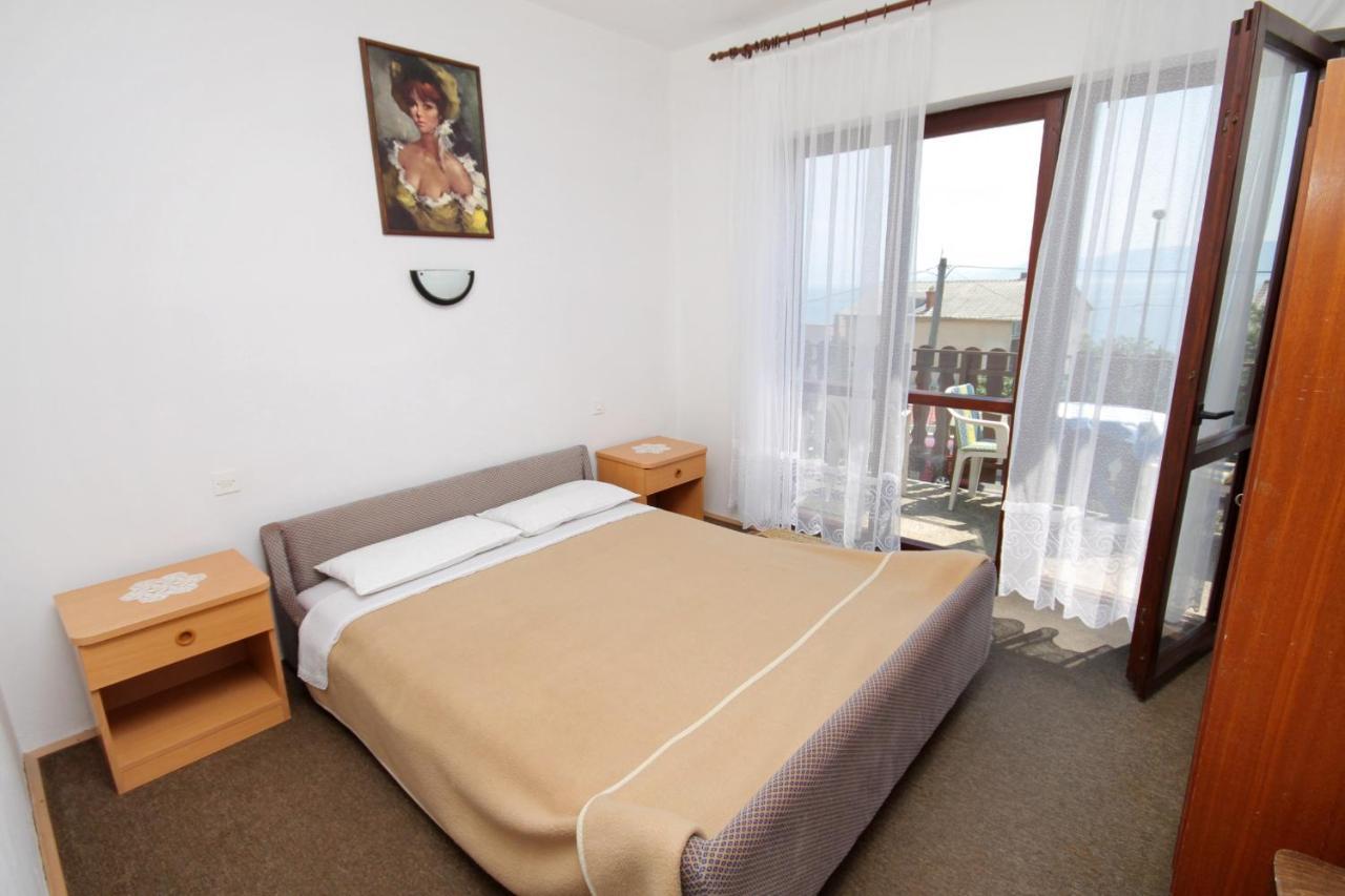 Apartments With A Parking Space Novi Vinodolski - 5600 外观 照片