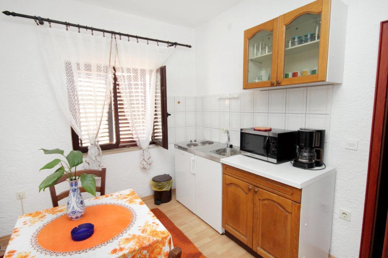 Apartments With A Parking Space Novi Vinodolski - 5600 外观 照片
