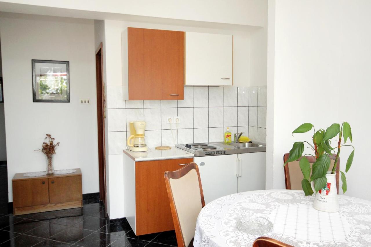 Apartments With A Parking Space Novi Vinodolski - 5600 外观 照片